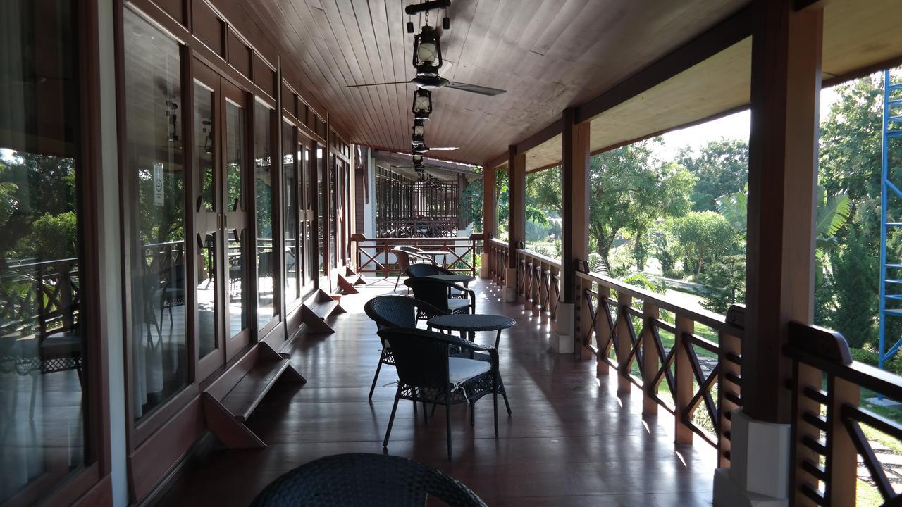 Phubachiang Golf & Resort Pakse Eksteriør bilde