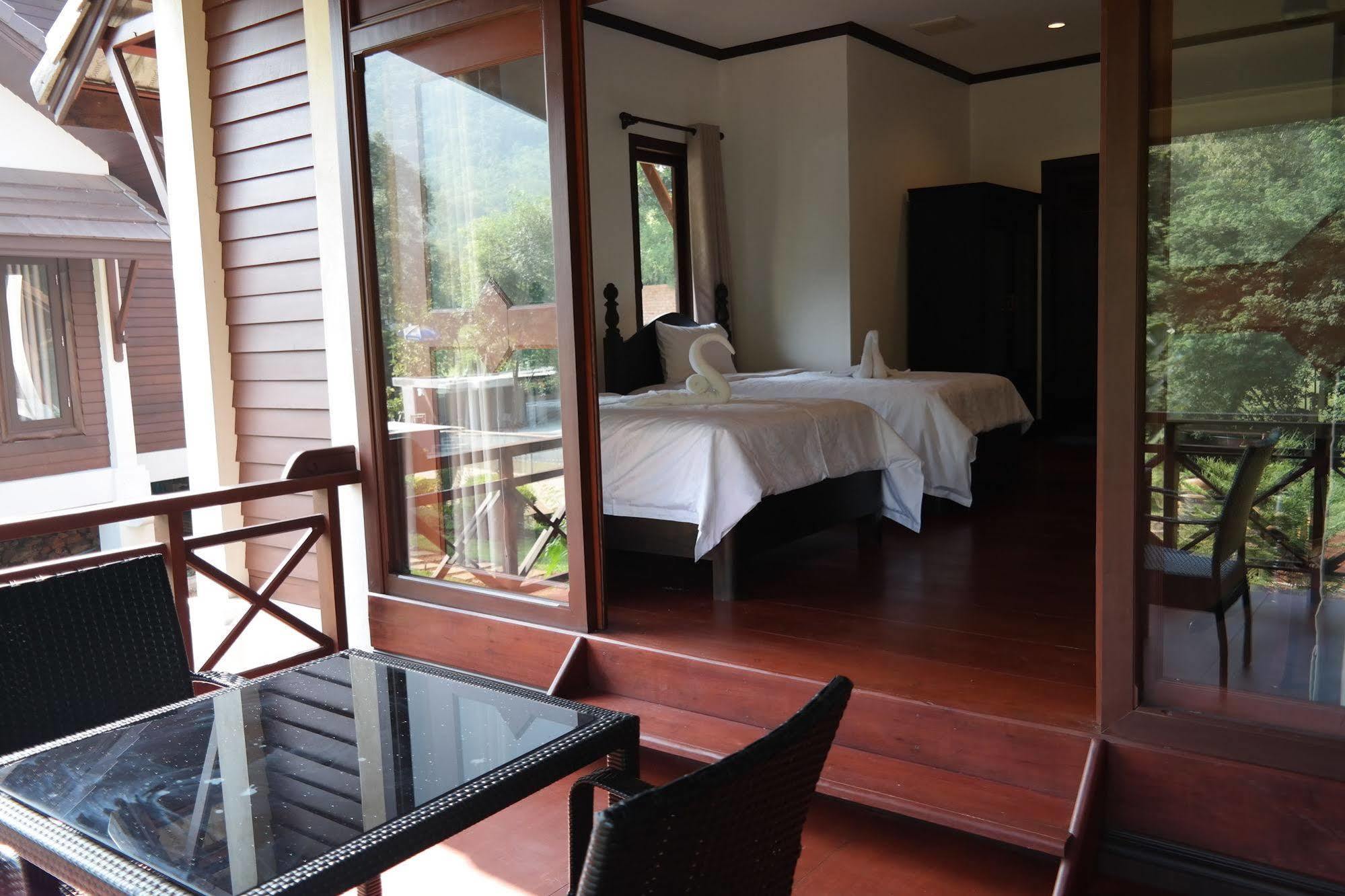 Phubachiang Golf & Resort Pakse Eksteriør bilde